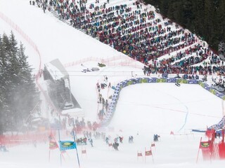 Obrovský slalom žien v Jasnej preložili, fúkal veľmi silný vietor