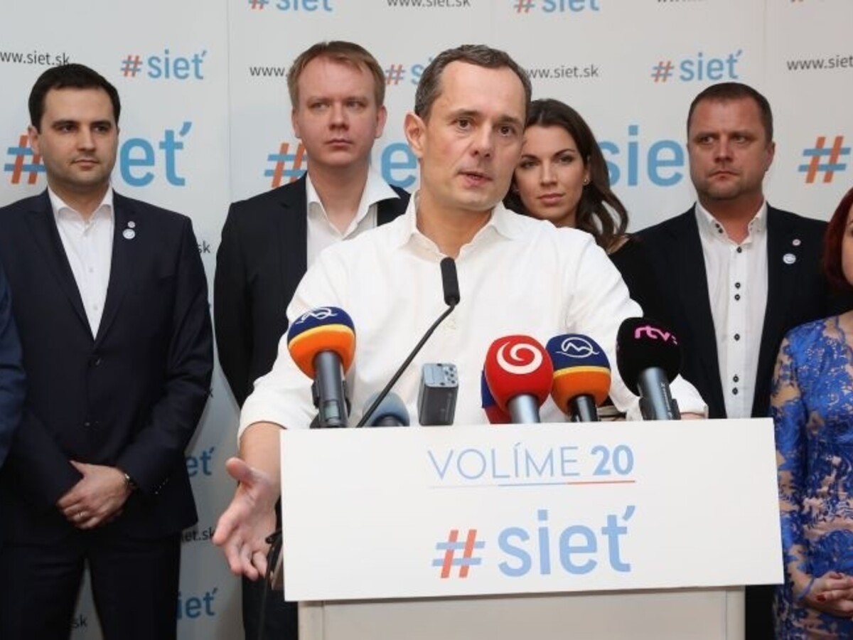 Sieť bude riešiť aj možnú Procházkovu rezignáciu z postu predsedu