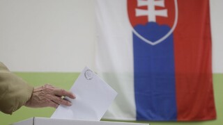 Slovensko má roztrieštený parlament a fašistov v ňom, tvrdia európske médiá