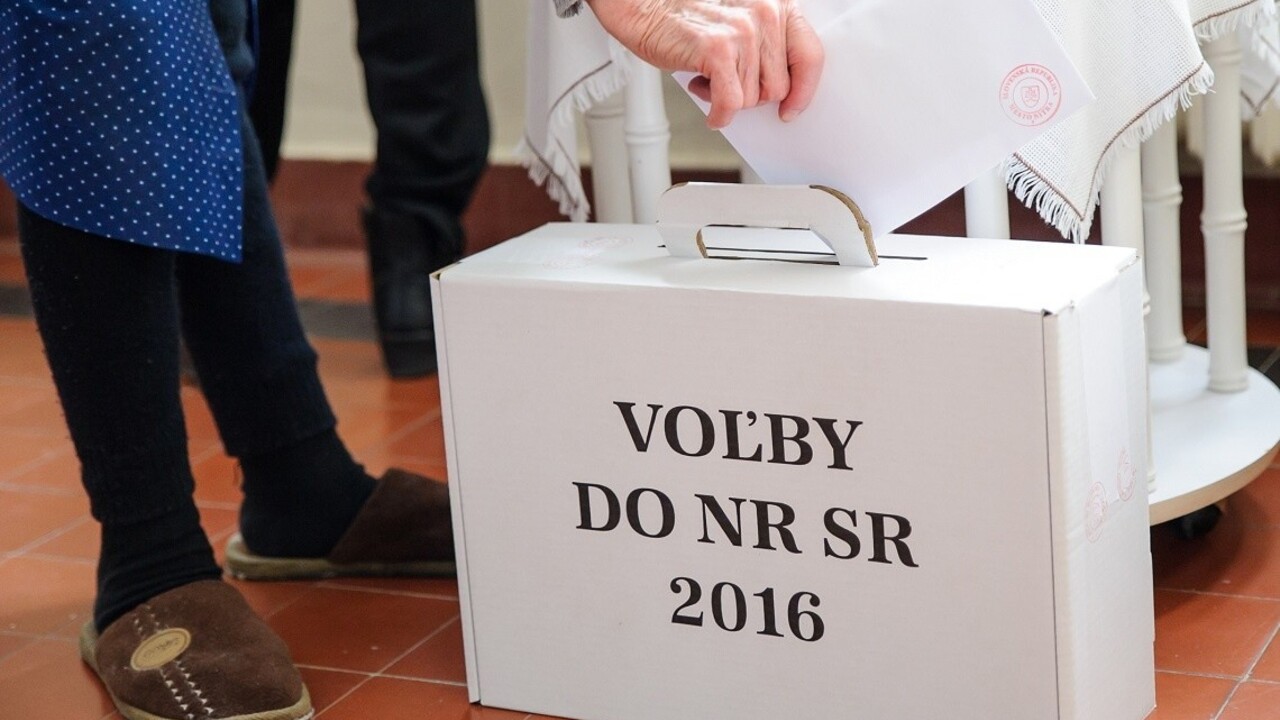 Pridlhé čakanie na úplné výsledky volieb? Chýba zápisnica