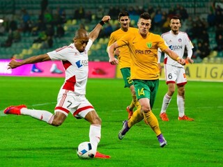 Žilina na jar stále bez bodu, prehrala aj s Trenčínom