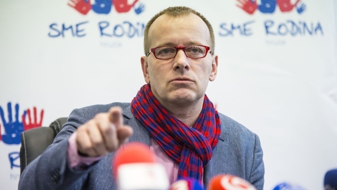 Kollár sa bránil obvineniam z temnej minulosti, hovoril o kupovaní poslancov