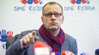 Kollár sa bránil obvineniam z temnej minulosti, hovoril o kupovaní poslancov