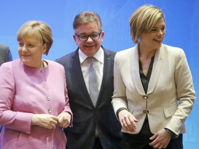 Krajinské voľby sú testom Merkelovej politiky, prieskumy hovoria v jej neprospech