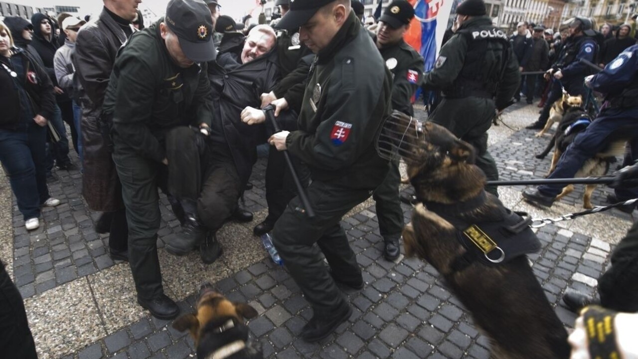 Kotlebovci sú vrchol ľadovca. História neonacistov a extrémistov na Slovensku