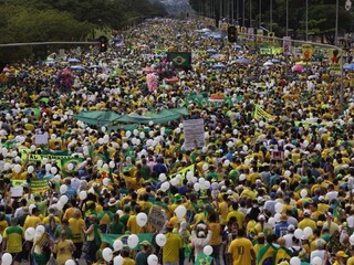 V Brazílii demonštrovali státisíce ľudí, žiadali odstúpenie prezidentky