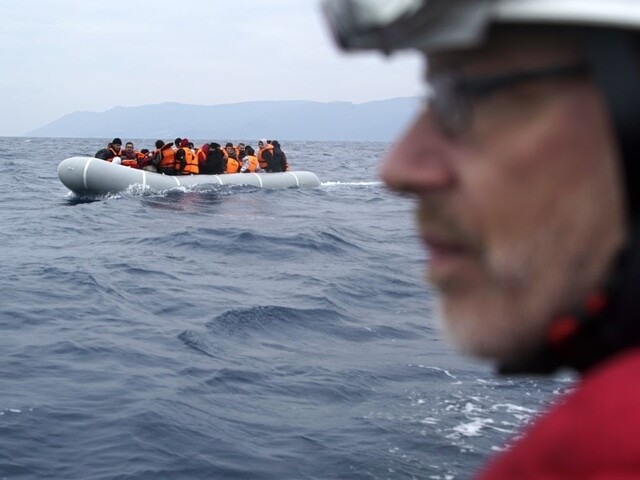 Pri gréckom pobreží sa prevrátil čln s migrantmi, osem ľudí je nezvestných