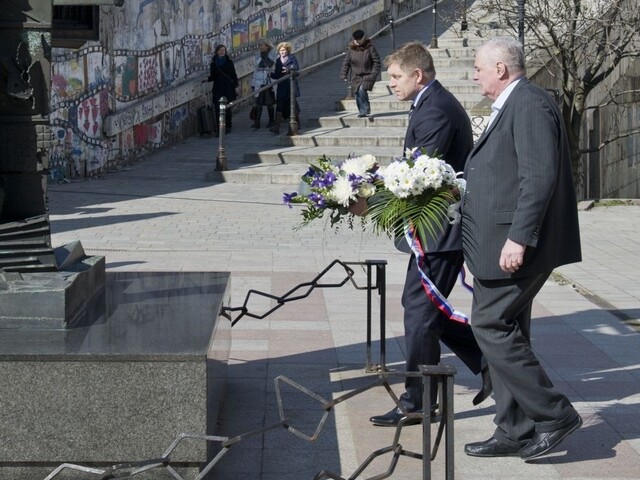 Fico si uctil pamiatku obetí holokaustu a sľúbil boj proti fašizmu
