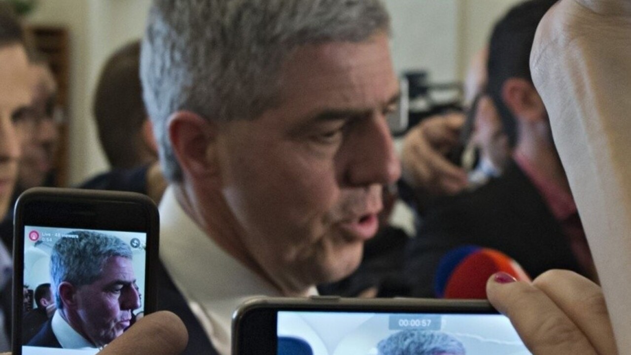 Bugár sa snaží listom vysvetliť, prečo rokuje so Smerom a SNS