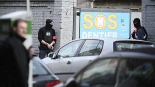 Polícia pri prestrelke v Bruseli zabila jedného podozrivého, ďalší sú na úteku