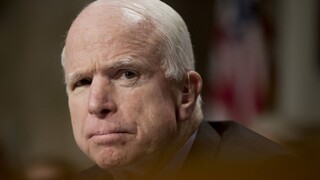 Ukrajinu čaká krvavá jar, McCain reagoval na odchod Rusov zo Sýrie