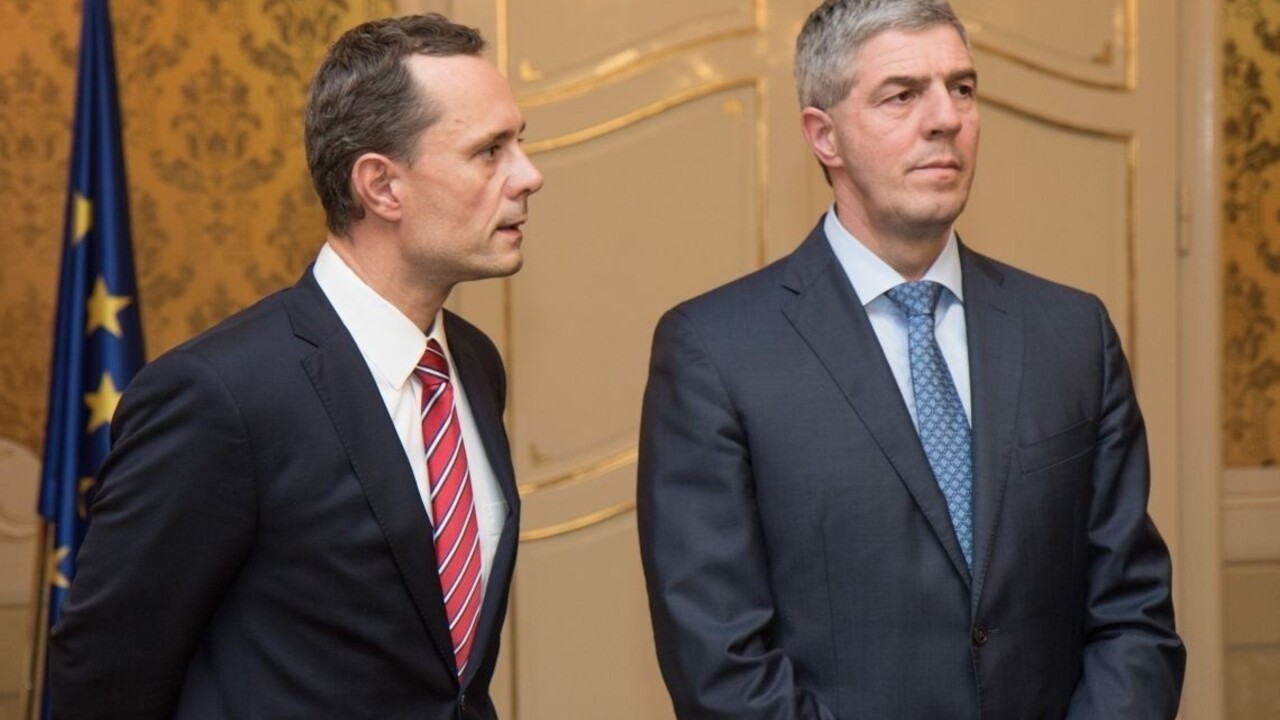 Mostu a Sieti majú počas rokovaní prekážať posty pre Fica a Kaliňáka