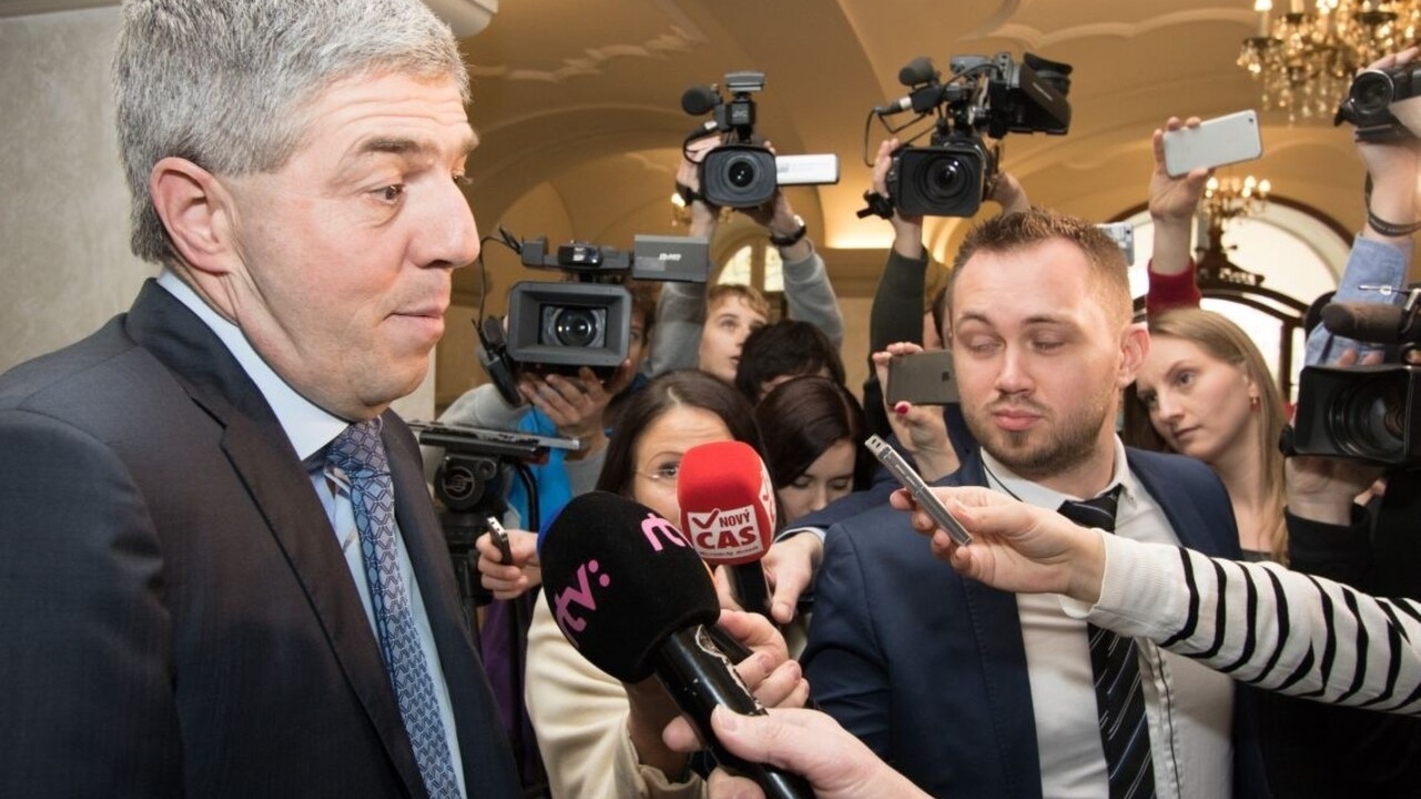 Bugár sa obhajuje na Facebooku: Mali sme len dve možnosti