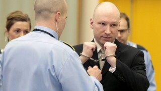 Breivik pred súdom: Ľudskejšie by bolo ma zastreliť