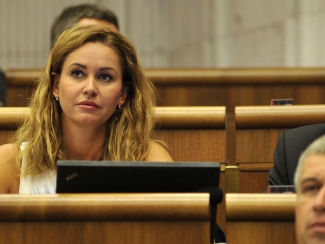 Ministrov Mosta zastúpia v parlamente náhradníci, vracia sa Edita Pfundtner