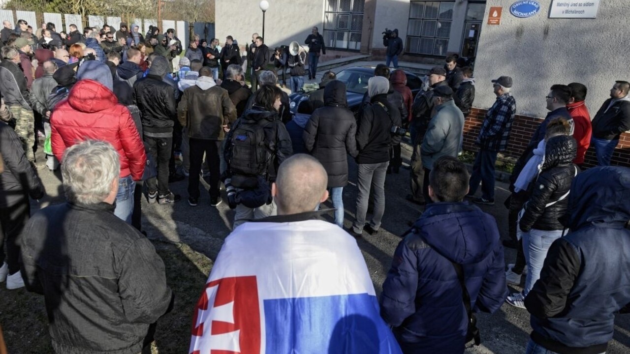 Fotogaléria: Sympatizanti kotlebovcov protestovali proti kriminalite Rómov