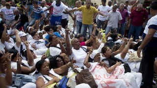 Desiatky kubánskych disidentiek zadržali, pochodovali za ľudské práva