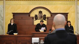 Maďari navrhli doživotný trest pre Roháča v kauze bombového útoku