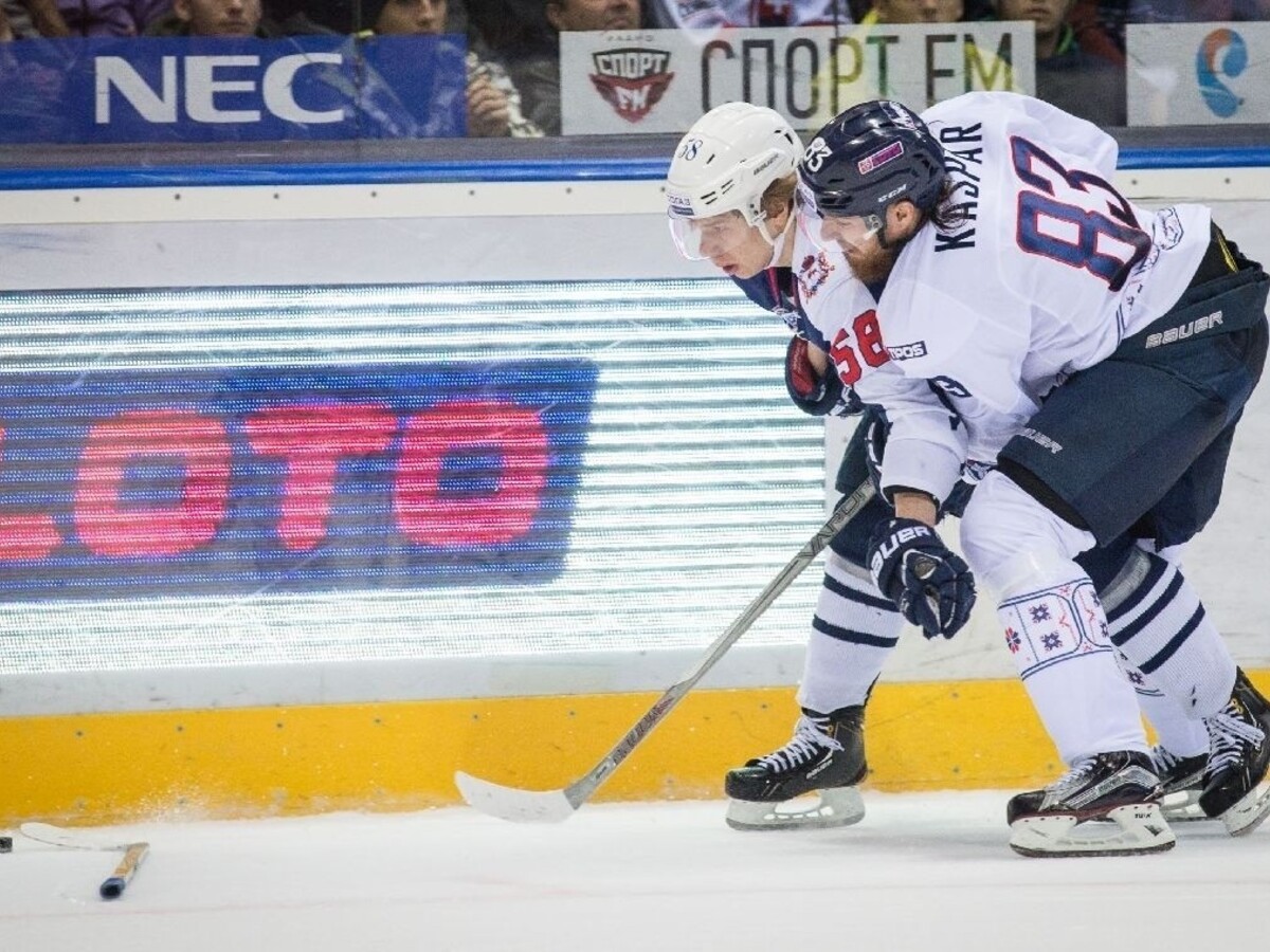 Kašpar opúšťa hokejový Slovan, výhodnú ponuku dostal aj Barker