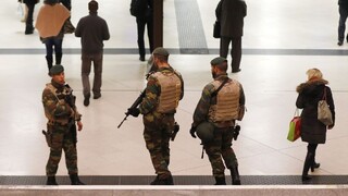 Poplach v Bruseli: Polícia evakuovala stanicu metra