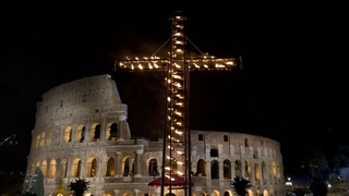 Krížová cesta z rímskeho Kolosea za účasti pápeža Františka