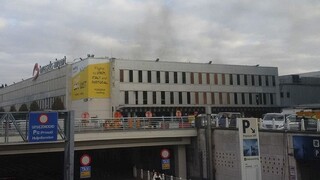 Bruselské letisko otvoria najskôr v utorok, poškodený je hlavný terminál