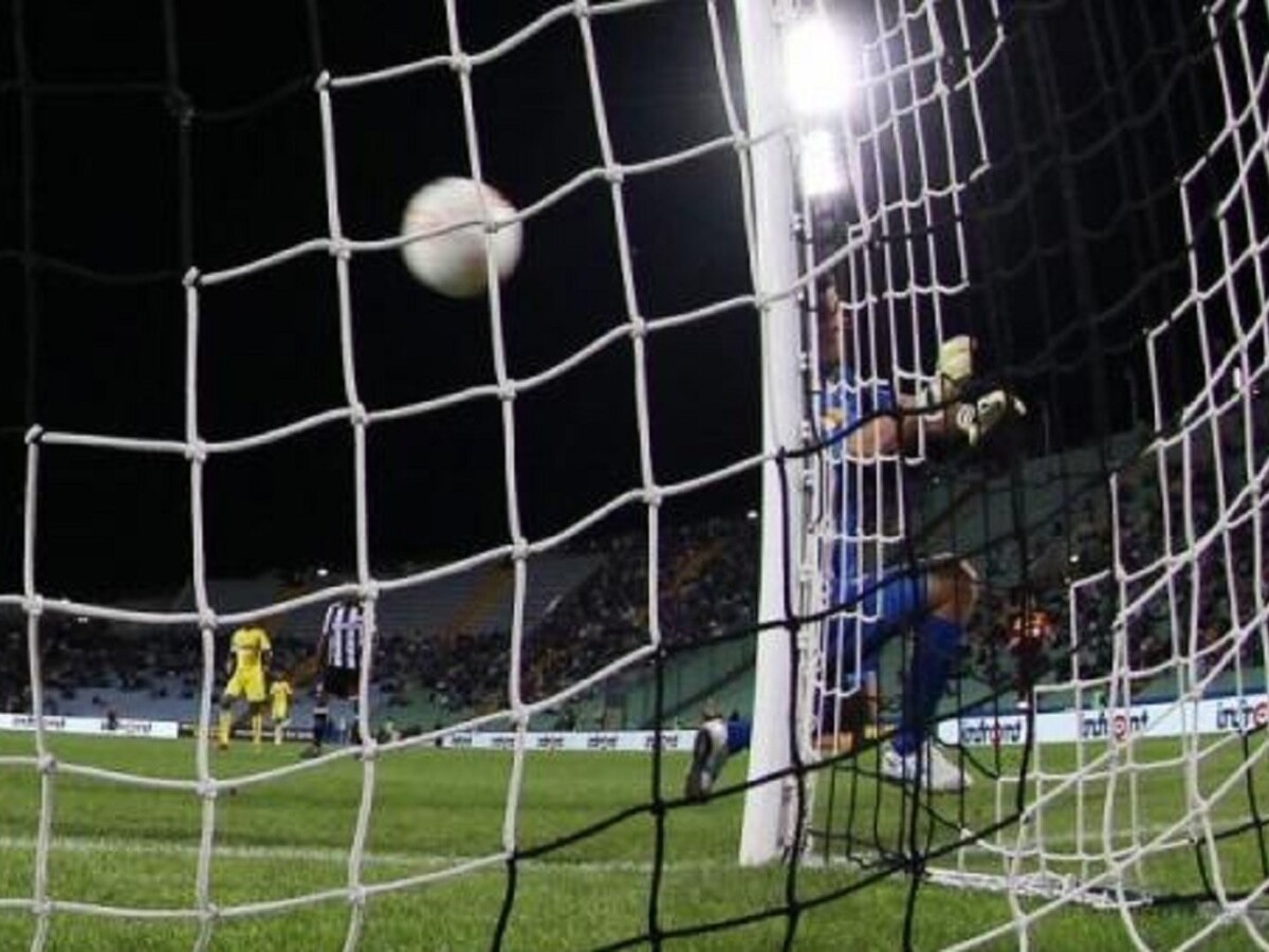 Slováci si udržali nádej na postup, Čechov zdolali 2:1