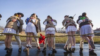 Tradície ešte nevymreli. Takto slávili Veľkonočný pondelok Slováci