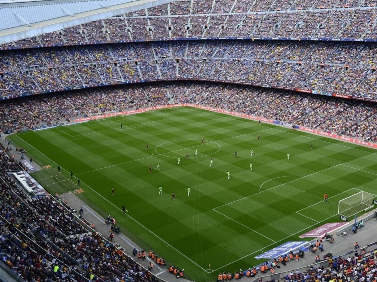 Štadión Nou Camp chcú pomenovať po Johanovi Cruyffovi