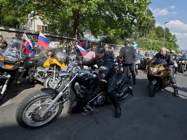 Putinovi vlci chcú opäť na Slovensko, o bezpečnosť sa postará Moskva