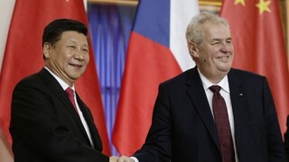 Česko a Čína uzavreli zmluvu o strategickej spolupráci, protesty k Hradu nepustili