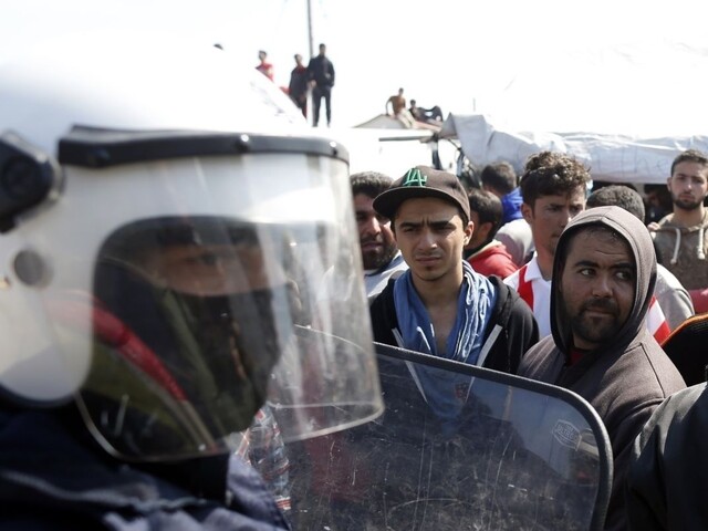 Blokáda v Idomeni pretrváva, migranti požadujú otvorenie hraníc