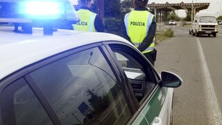 Počas sviatočných dní policajti na cestách odhalili desiatky opitých vodičov
