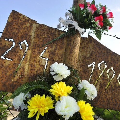 Róbert Remiáš spomienka kríž 1140px (SITA/Ján Slovák)