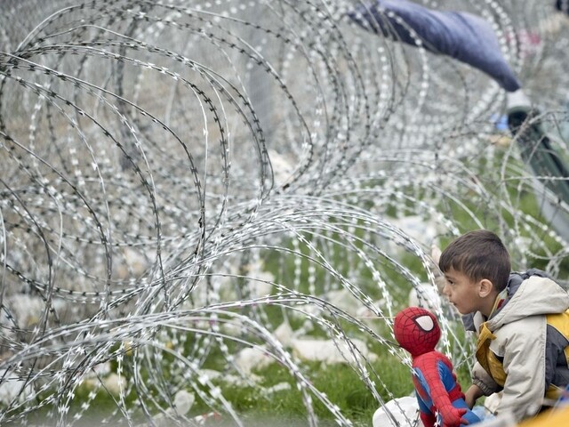 Obyvatelia tureckého mesta protestujú proti vracaniu migrantov, nespokojní sú aj Gréci
