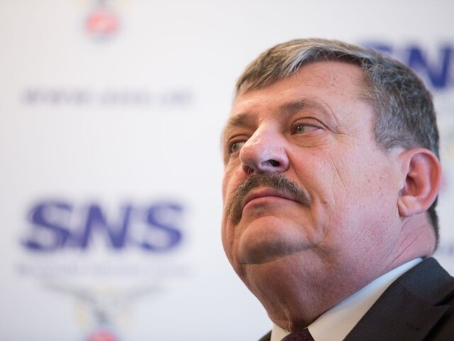 Vláda učiteľom niektoré požiadavky nesplní, naznačuje Most aj SNS