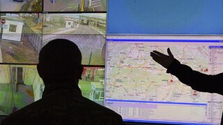 V blízkosti slovenských hraníc zadržali vrtuľník, zrejme patril prevádzačom