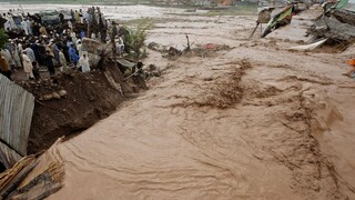 Náhle záplavy pripravili o život desiatky Pakistancov