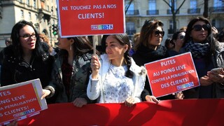 Francúzsko bude trestať klientov prostitútok mastnou pokutou