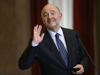 Moscovici: Mal by vzniknúť čierny zoznam daňových rajov