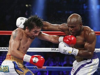 Pacquiao zdolal Bradleyho a stal sa šampiónom vo welterovej váhe