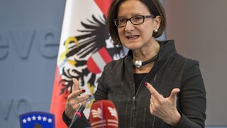 Rakúska ministerka vnútra odstúpila z funkcie, láka ju regionálna politika