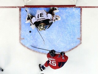 Anaheim s divíznym titulom, Islanders vyzvú Floridu