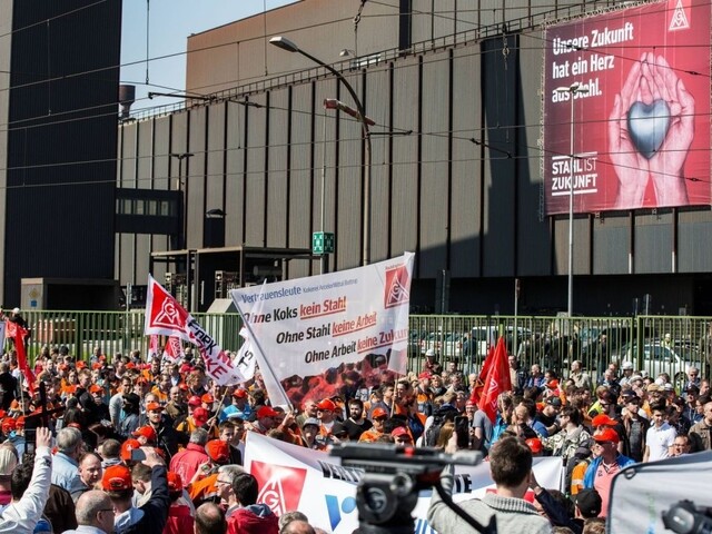 Desaťtisíce Nemcov protestovali proti dovozu lacnej čínskej ocele