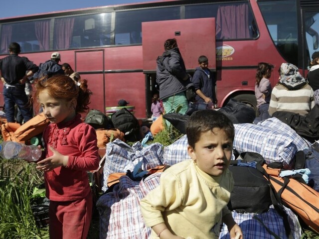 V Grécku uviazli tisíce migrantov, úrady evakuujú tábor Idomeni