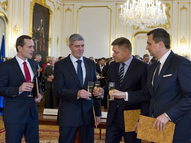 Vláda zverejnila koaličnú zmluvu, doteraz ju držali v tajnosti