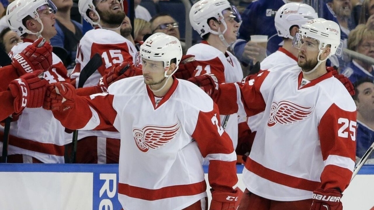 Tatar asistoval, Detroit však v úvodnom stretnutí prehral