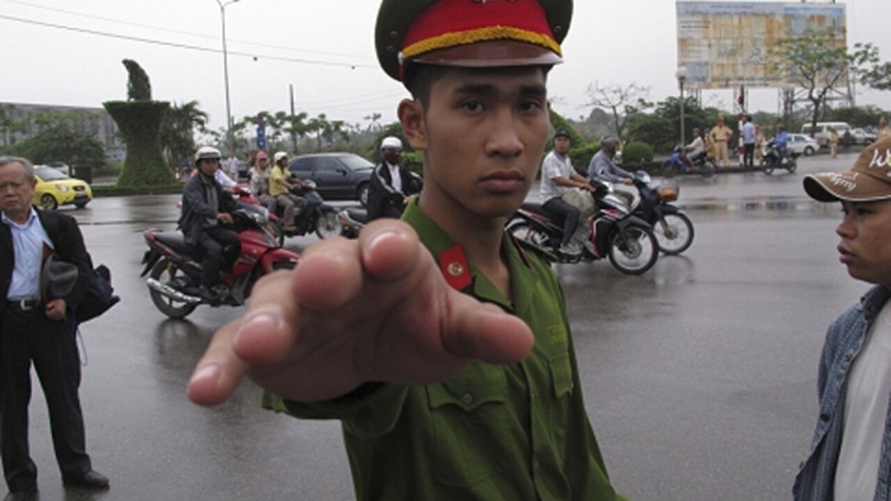 Útek ako z filmu: Na klinike vo Vietname sa vzbúrili stovky narkomanov