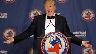 Odpor k Trumpovým prezidentským ambíciám vyjadrili tisícky demonštrantov