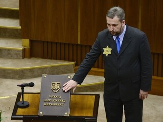 Dostál odpovedá Kotlebovi: Tiso si nezaslúži ani sekundu ticha